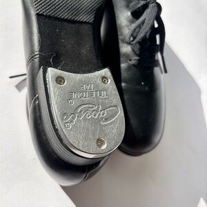 TAP Shoes | BLK Leather | Capezio Men's Size: 7.5
NEW without Tag!